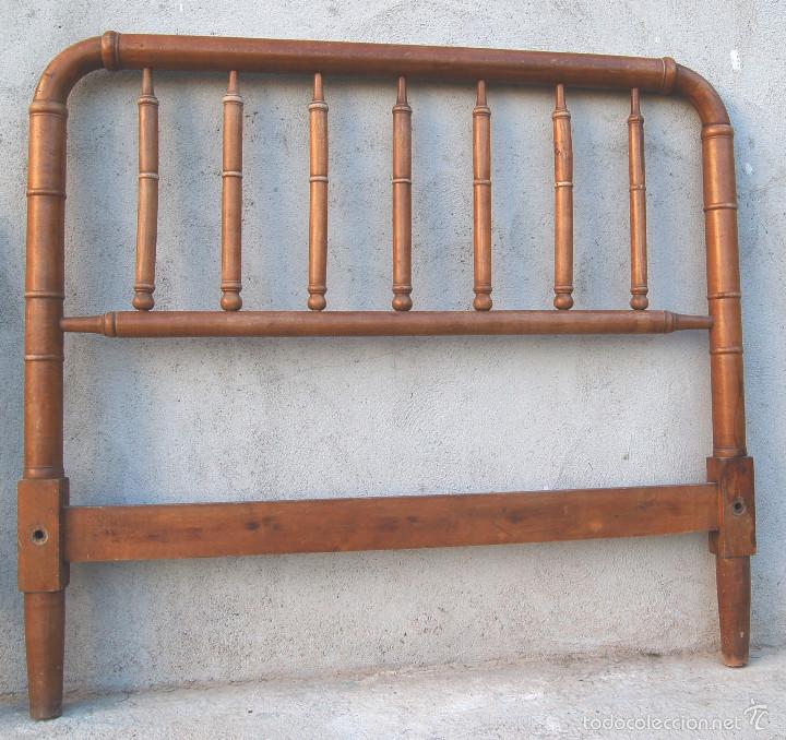 Antig&uuml;edades: cabecero y pie de cama de madera - Foto 2