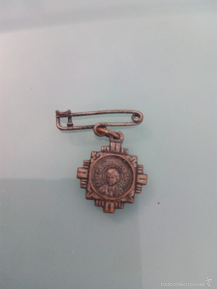 Antig&uuml;edades: Medalla imperdible de San Juan Bosco - Foto 1