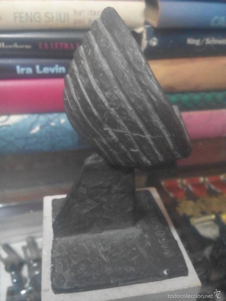 Antig&uuml;edades: escultura titulada videomedia de bronce - Foto 2