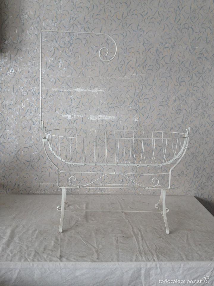 Antig&uuml;edades: CUNA MECEDORA HIERRO BLANCO - Foto 1