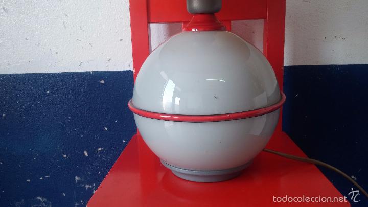 Antig&uuml;edades: Lampara de mesa vintage con base de vidrio - Foto 5