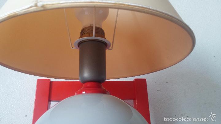 Antig&uuml;edades: Lampara de mesa vintage con base de vidrio - Foto 6