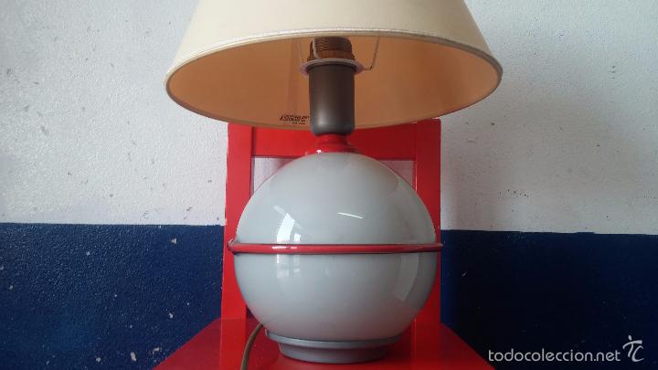 Antig&uuml;edades: Lampara de mesa vintage con base de vidrio - Foto 15