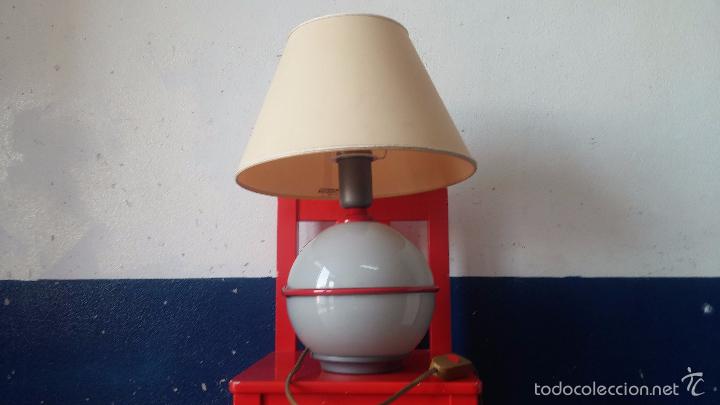 Antig&uuml;edades: Lampara de mesa vintage con base de vidrio - Foto 17