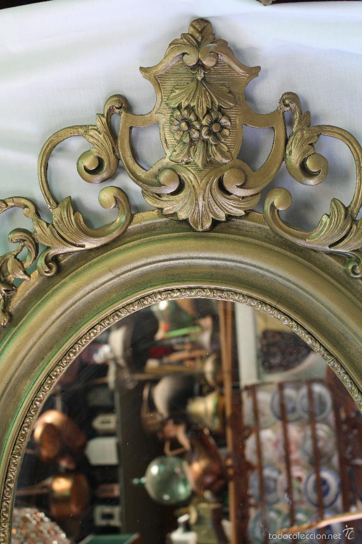 Antig&uuml;edades: espejo antiguo en madera tallada repintada - Foto 5