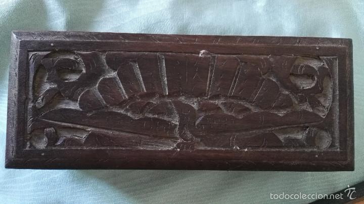 Antig&uuml;edades: Caja Madera Tallada &iquest;Plumier? - Foto 1