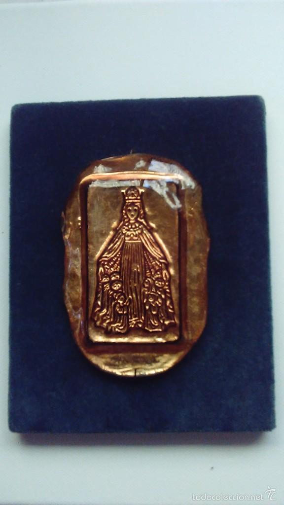 Antiquit&eacute;s: Virgen o Santa protegiendo a los necesitados