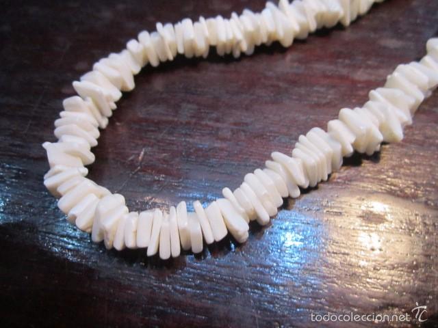 Antig&uuml;edades: Gargantilla de coral blanco. 44 cms. largo total. - Foto 2