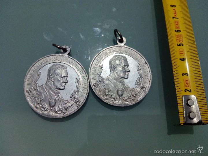 Antig&uuml;edades: Dos medallas del Papa - Foto 1
