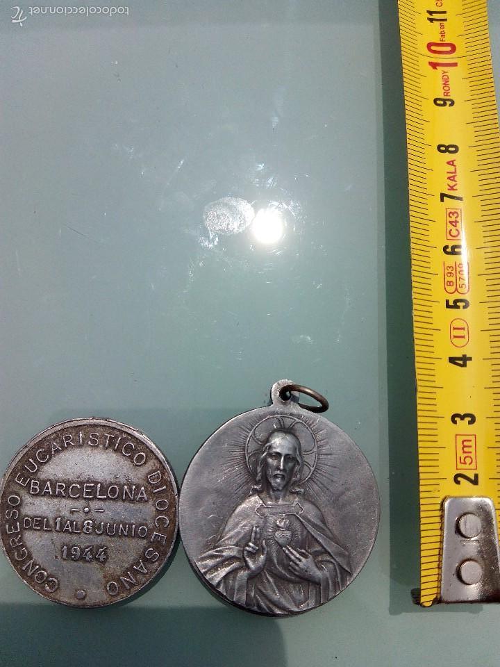 Antig&uuml;edades: Dos medallas de aluminio religiosas - Foto 2