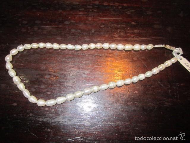 Antig&uuml;edades: Gargantilla de perlas. Bisuter&iacute;a. 41 cms. largo total. - Foto 1