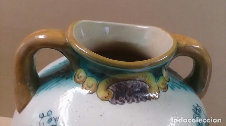 Antig&uuml;edades: Jarron de ceramica de Talavera - Foto 9