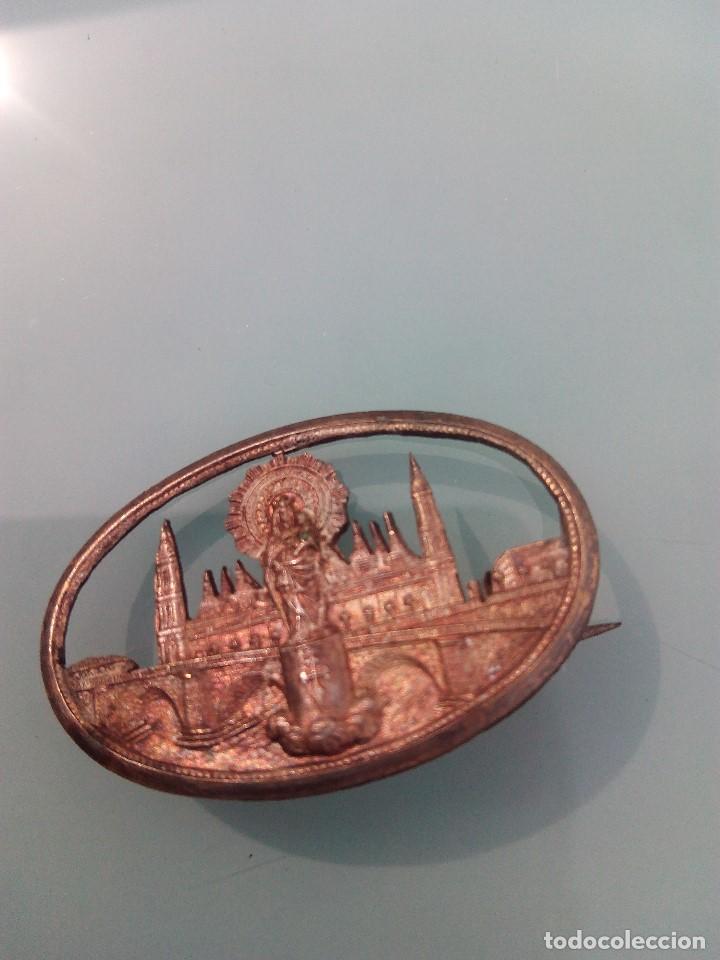 Antig&uuml;edades: Pin insignia de Nuestra Se&ntilde;ora del Pilar - Foto 1