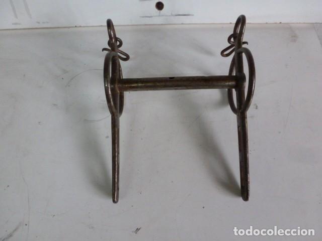 Antig&uuml;edades: Bocado de enganche con embocadura rigida recta - Foto 2