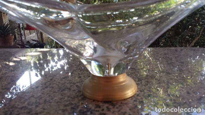 Antig&uuml;edades: antiguo centro de mesa de cristal - Foto 3