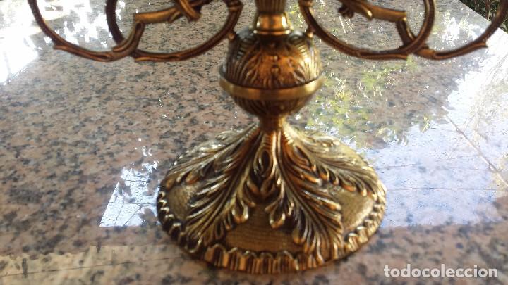 Antig&uuml;edades: antiguo centro de mesa de porcelana y bronce - Foto 2