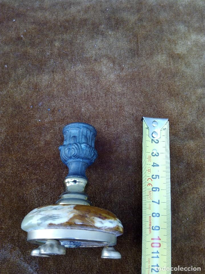 Antig&uuml;edades: Portavelas de metal con la base de m&aacute;rmol - Foto 3