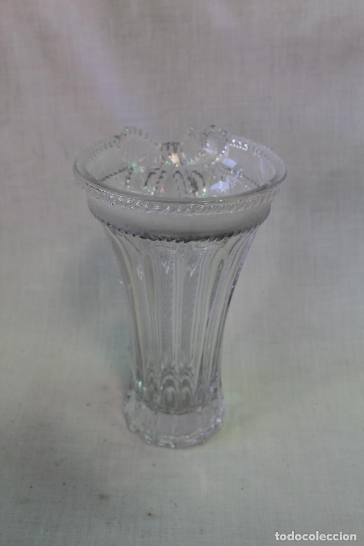 Antig&uuml;edades: jarron florero en cristal vintage - Foto 3