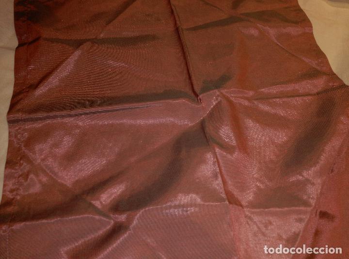 Antig&uuml;edades: servilletas de raso asedadas - Foto 2