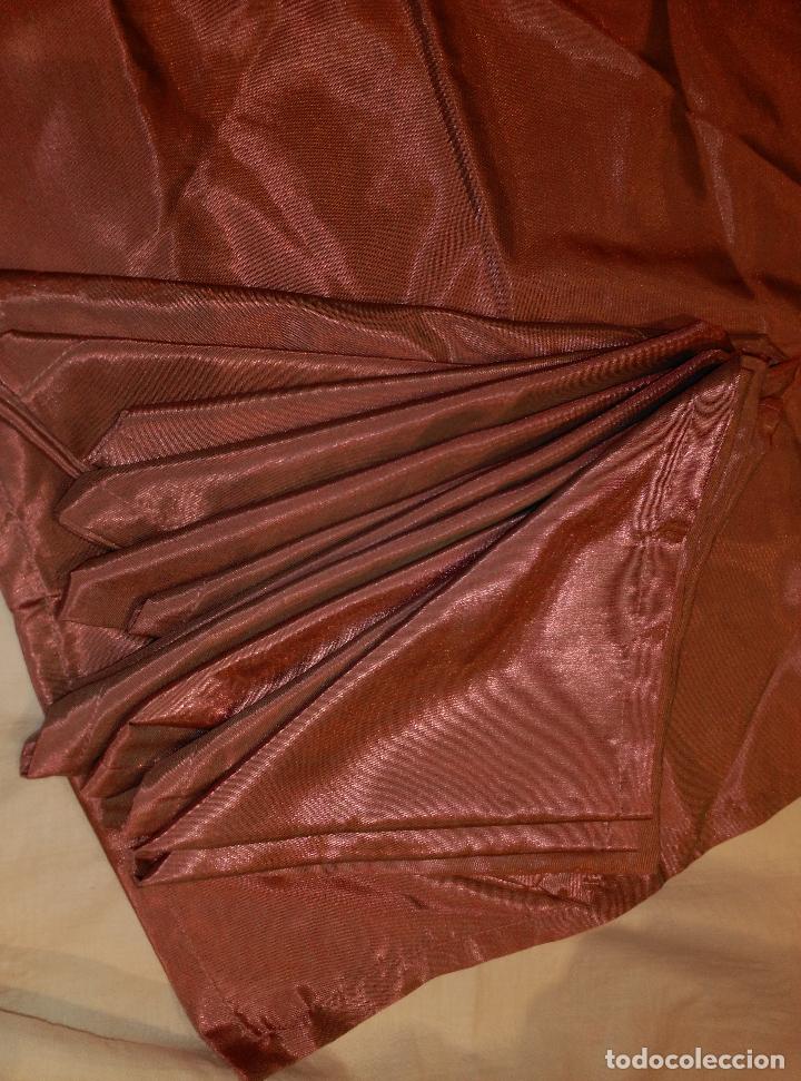Antig&uuml;edades: servilletas de raso asedadas - Foto 3