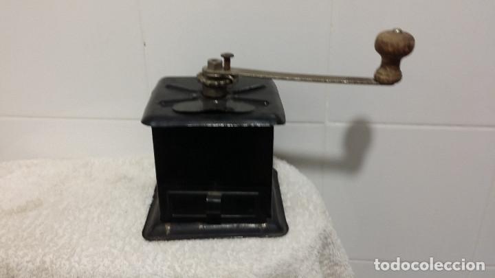 Oggetti Antichi: molinillos antiguos