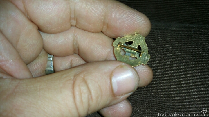 Antig&uuml;edades: Insignia del Sagrado Coraz&oacute;n a identificar esmaltada - Foto 2