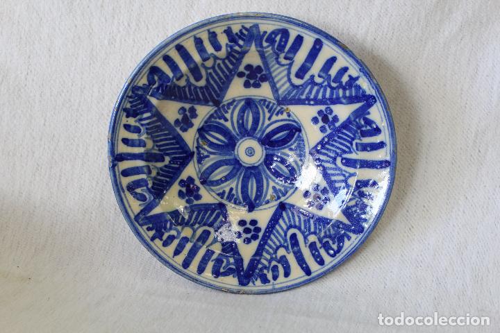 Antig&uuml;edades: plato de colgar en ceramica - Foto 1