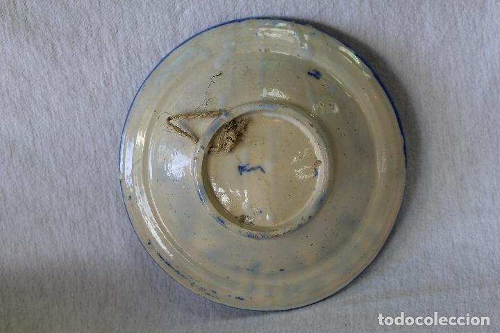 Antig&uuml;edades: plato de colgar en ceramica - Foto 2
