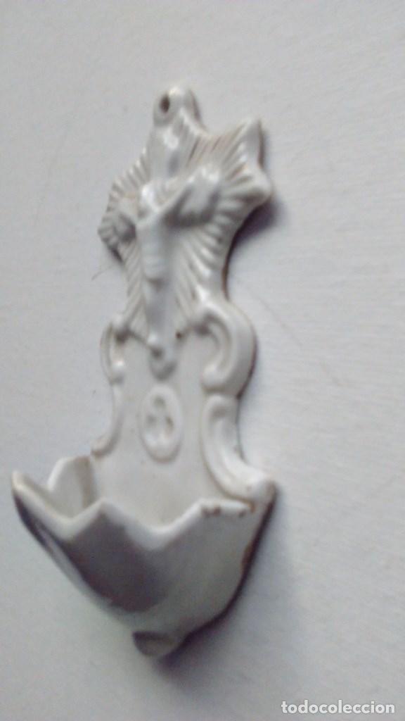 Antig&uuml;edades: Pila benditera en porcelana blanca - Foto 4