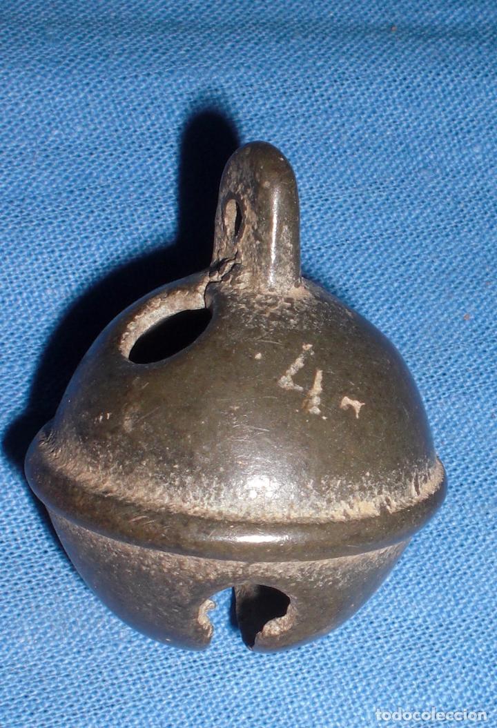 Antig&uuml;edades: Antiguo y gran cascabel perfecto bronce - Foto 1