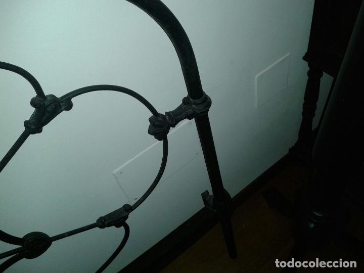 Antig&uuml;edades: cabezal cama de hierro - Foto 5