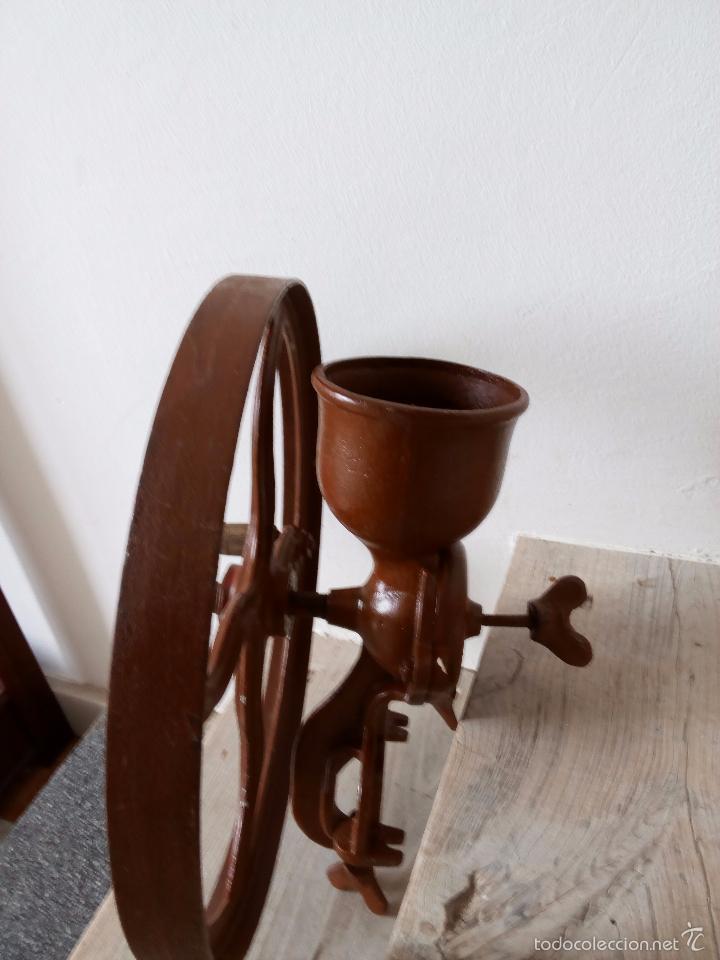 Antig&uuml;edades: ANTIGUO MOLINO DE COLMADO PARA CAFE - Foto 1
