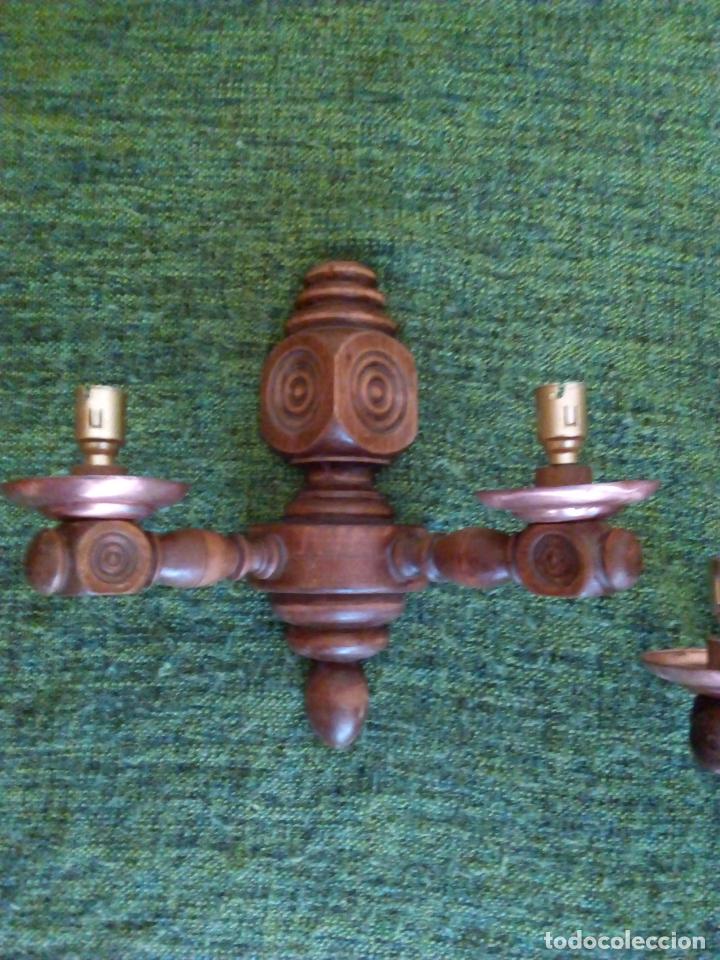Antig&uuml;edades: PAREJA APLIQUES MADERA - Foto 2