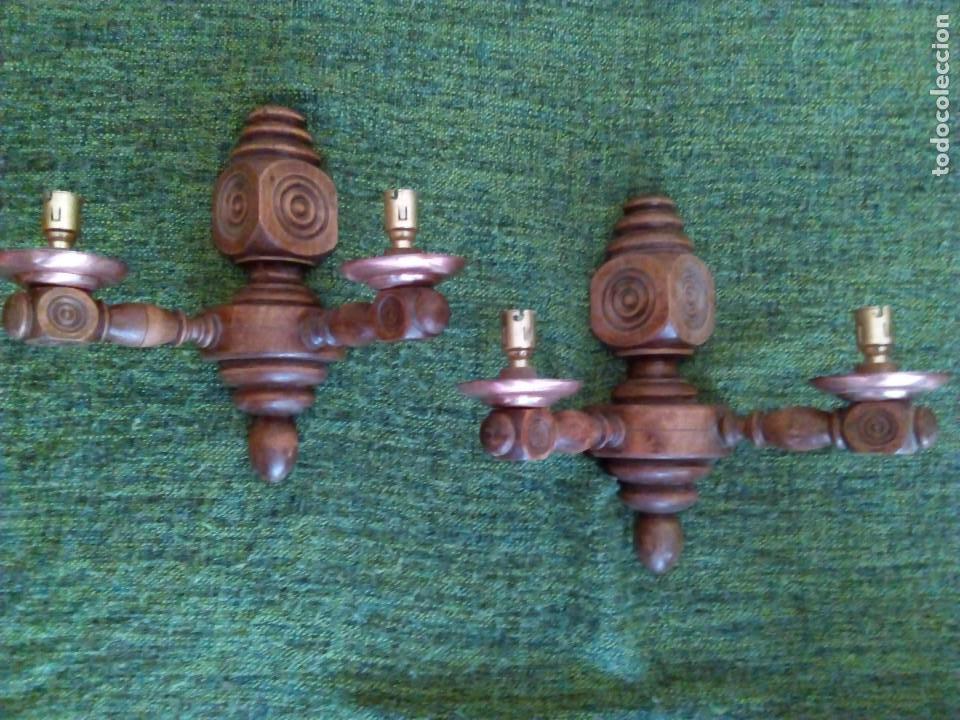Antig&uuml;edades: PAREJA APLIQUES MADERA - Foto 1