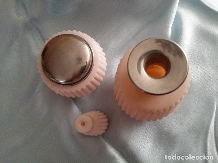 Antig&uuml;edades: JUEGO DE TOCADOR PERFUMERO DE OPALINA ALGODONERO Y TARRO - Foto 4