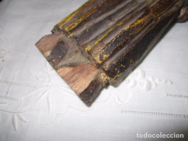 Antig&uuml;edades: Talla en madera policromada. 43 x 6 cms. - Foto 6