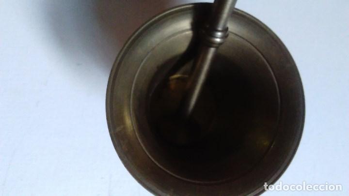 Antig&uuml;edades: Mortero almirez de bronce con mano - Foto 7