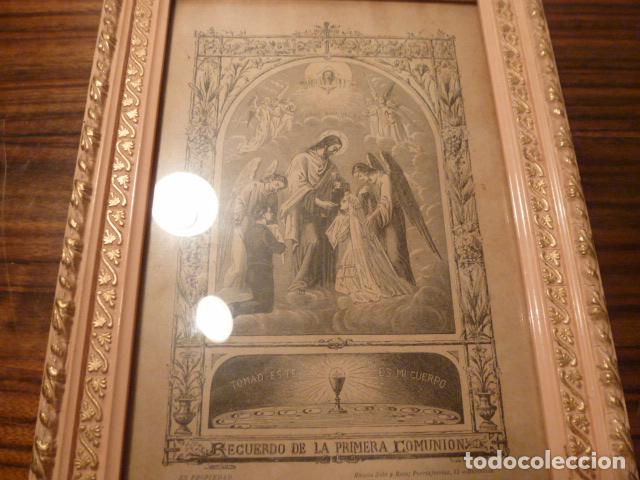 Antig&uuml;edades: marco de madera con recuerdo primera comunion 1908 - Foto 5