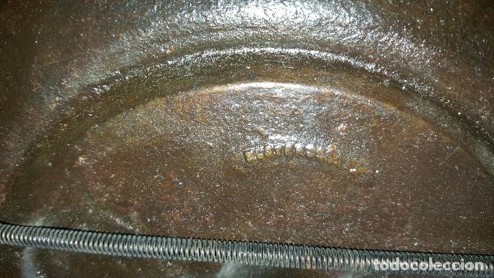 Antig&uuml;edades: PLATO METAL CON FIRMA - Foto 11
