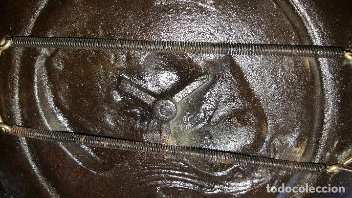 Antig&uuml;edades: PLATO METAL CON FIRMA - Foto 14