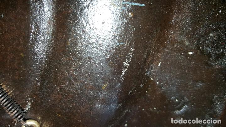 Antig&uuml;edades: PLATO METAL CON FIRMA - Foto 19