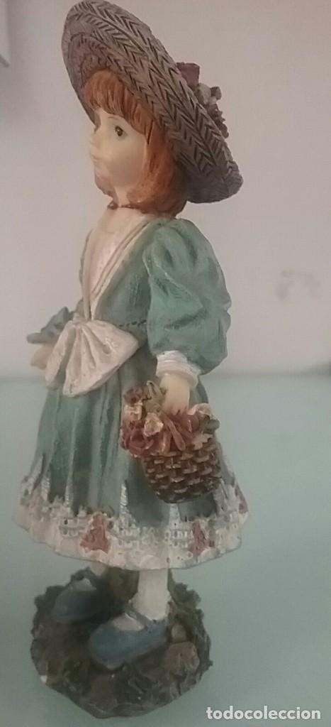 Antig&uuml;edades: Figurita ni&ntilde;a con cesto - Foto 3