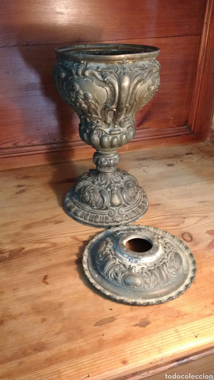 Antig&uuml;edades: Magn&iacute;fica pieza de bronce. Con tapadera. 33 cm. - Foto 3