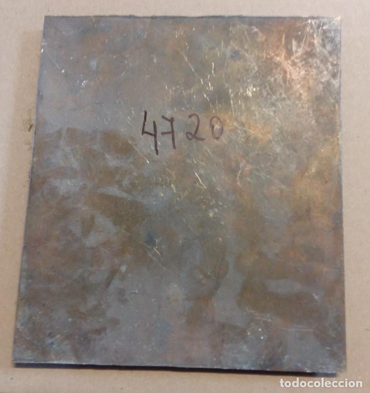 Antig&uuml;edades: Placa de bronce, 17 x 19,5 cm - Foto 2