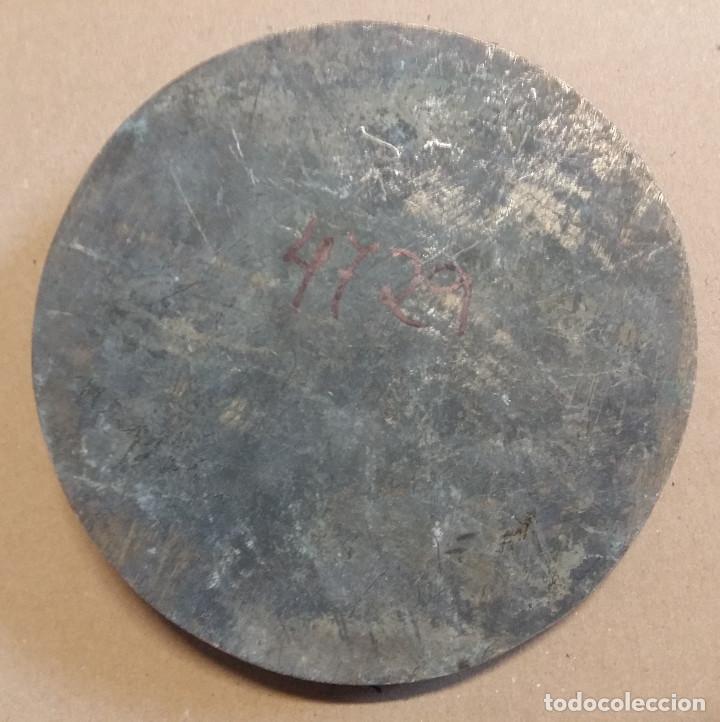 Antig&uuml;edades: Placa de bronce, cristo, 14,5 cm de di&aacute;metro - Foto 2