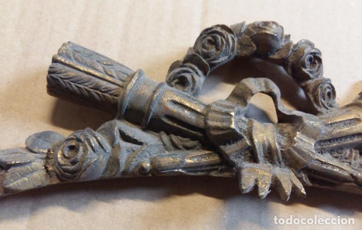 Antig&uuml;edades: Adorno de bronce - Foto 2
