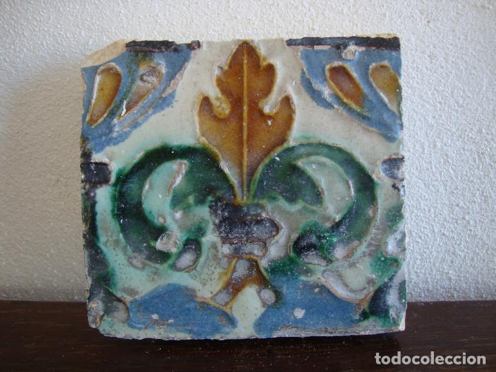 Antig&uuml;edades: Azulejo de Triana siglo XVI - Foto 1