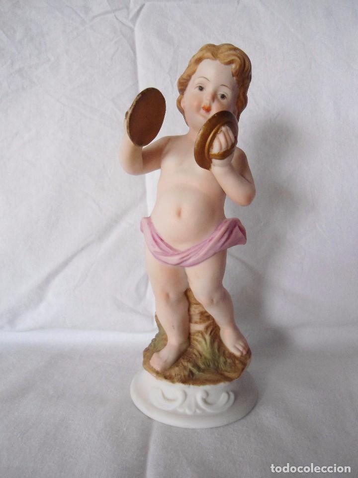 Antiquit&eacute;s: FIGURA DE NI&Ntilde;O TOCANDO LOS PLATILLOS EN PORCELANA BISCUIT JAPON 17 cm.
