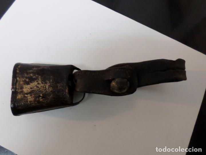 Antig&uuml;edades: CENCERRO O ESQUILA CON CORREA - Foto 1