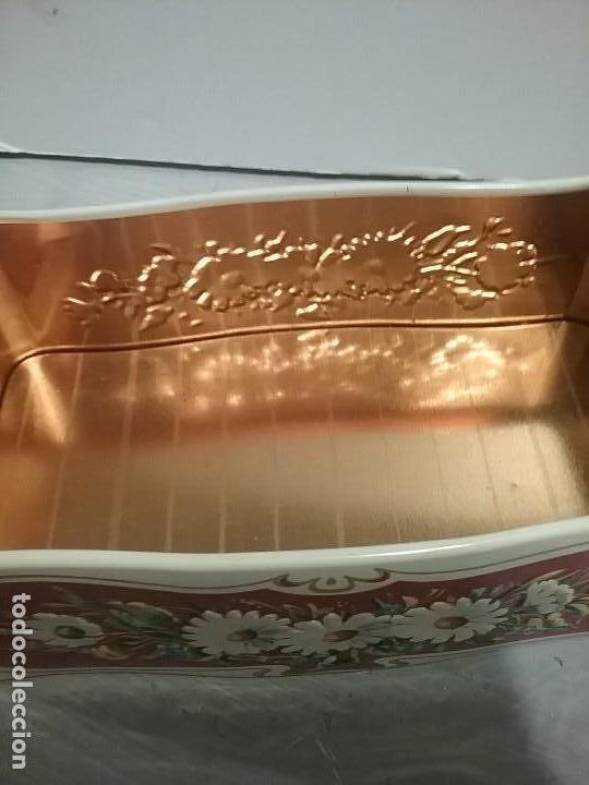 Antig&uuml;edades: Antigua caja margaritas - Foto 3